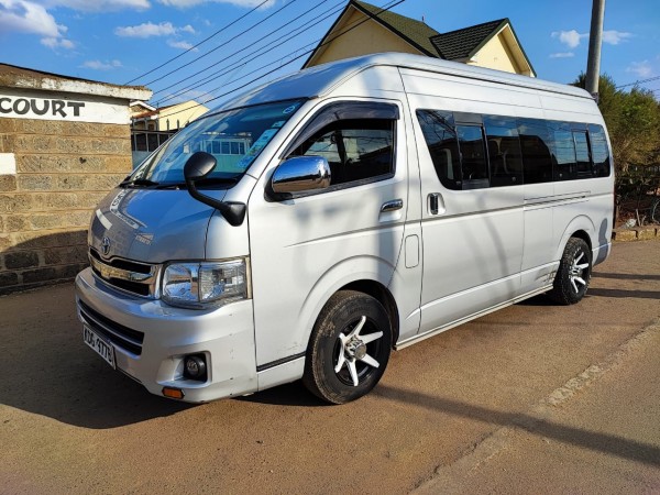 14PAX EXECUTIVE COMMUTER VAN