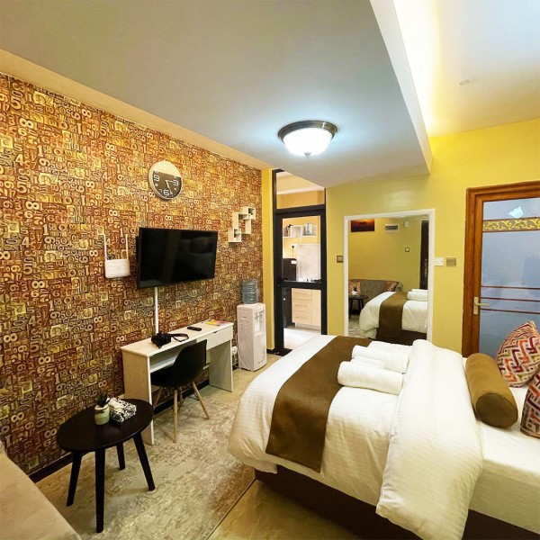 LAVISH CHOCOLATE BROWN STUDIO